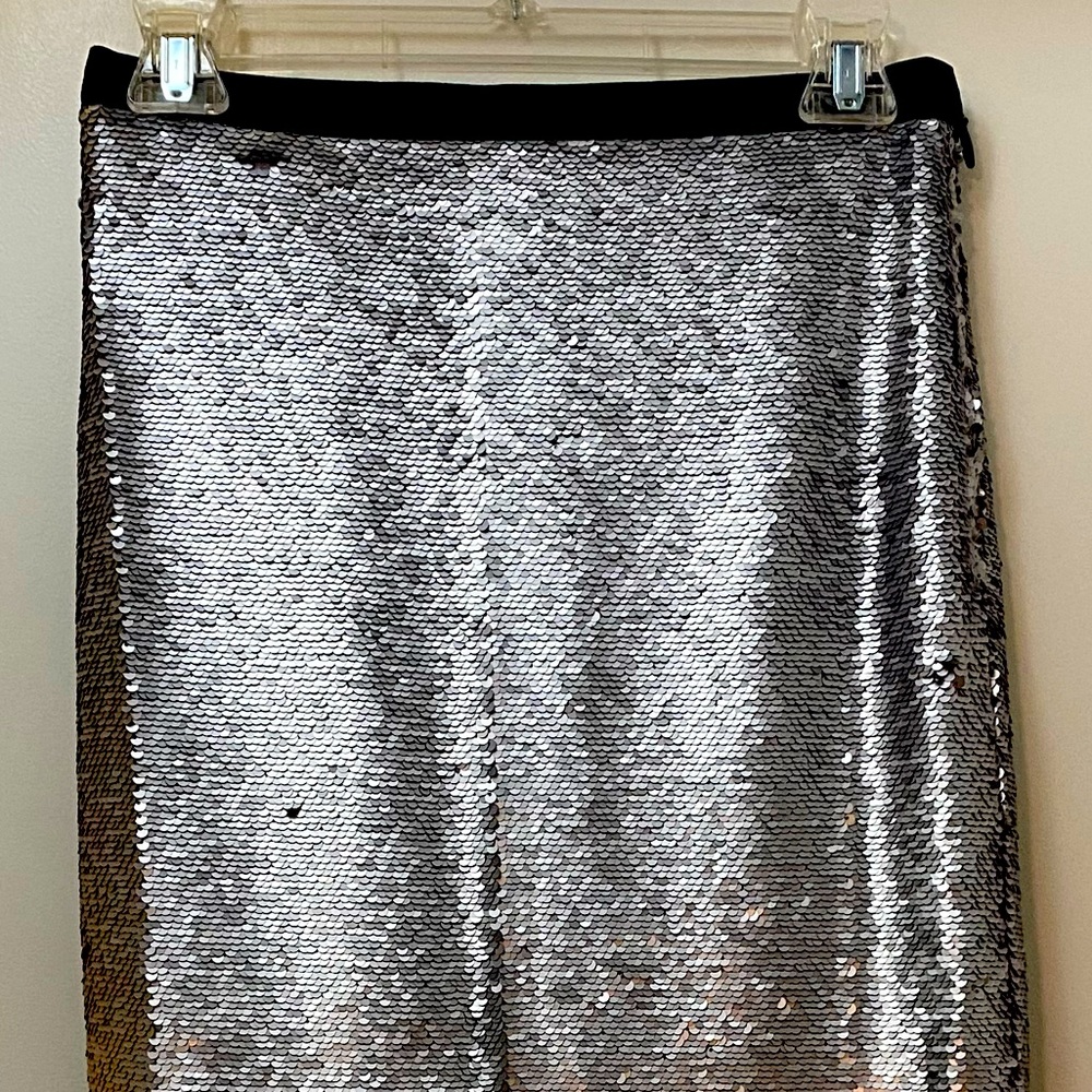 Gorgeous sequin cinq a sept silver skirt